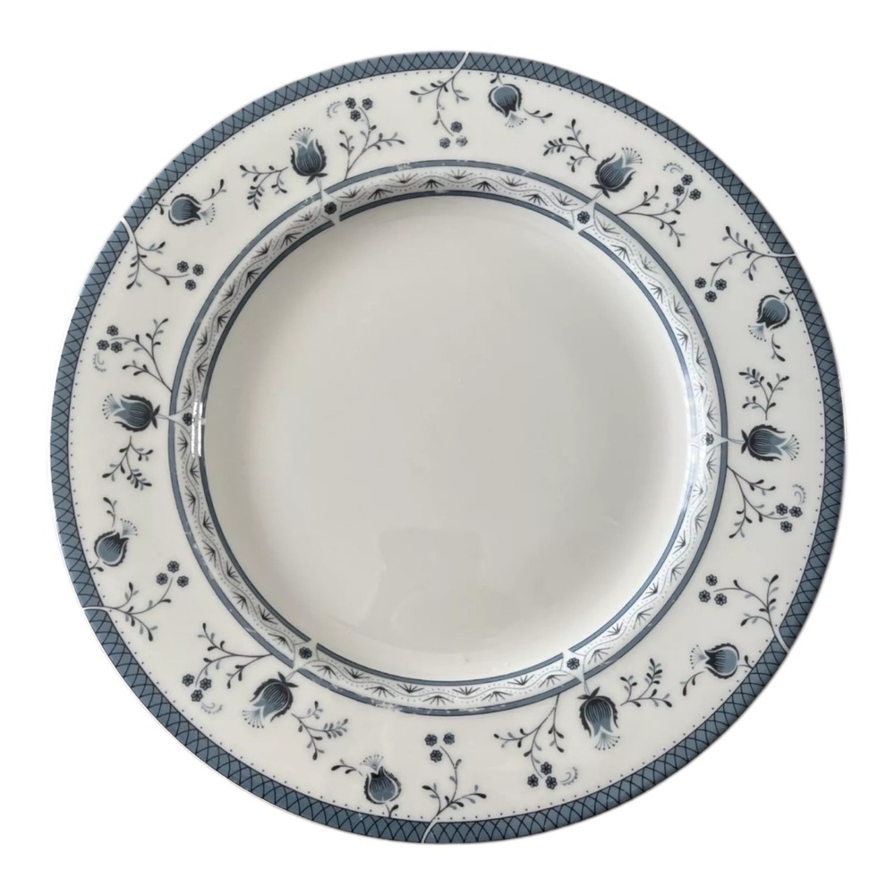 Royal Doulton Cambridge 10 5/8" Dinner Plate Vintage Discontinued